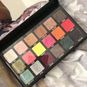 Jeffree Star Conspiracy Palette
